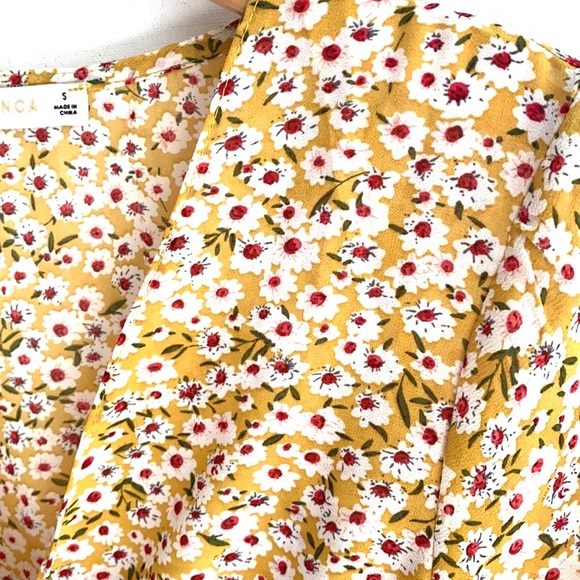 O. Vianca Yellow Flower Flutter sleeve Wrap Boho Crop Top, Size S - Picture 5 of 9